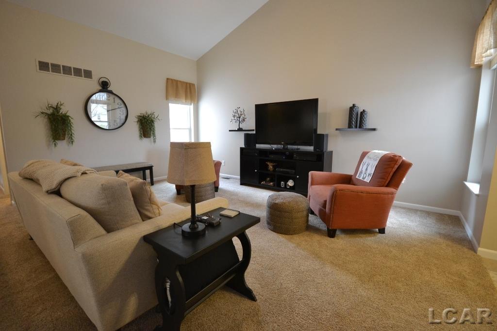 548 Ridge Lane Tecumseh, MI 49286 - Photo 7 of 40 50171384-77d986c7-b025-4e33-87af-cb0e6dd1df2f.JPG