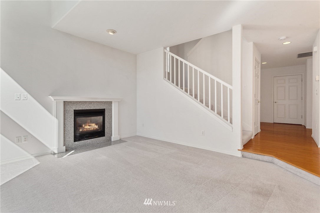 17537 110 Lane Southeast, Unit 19 Renton, WA 98055 - Photo 2 of 32 Gallery Image 2