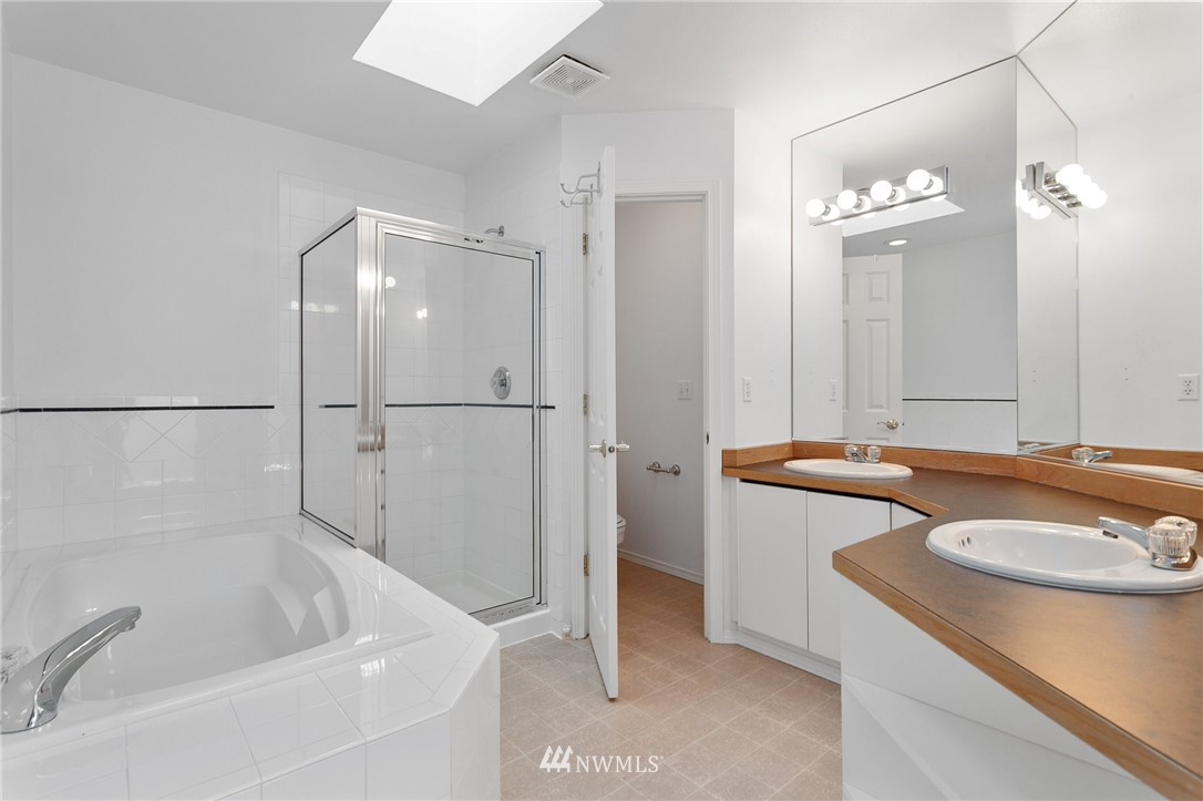 17537 110 Lane Southeast, Unit 19 Renton, WA 98055 - Photo 19 of 32 Gallery Image 19