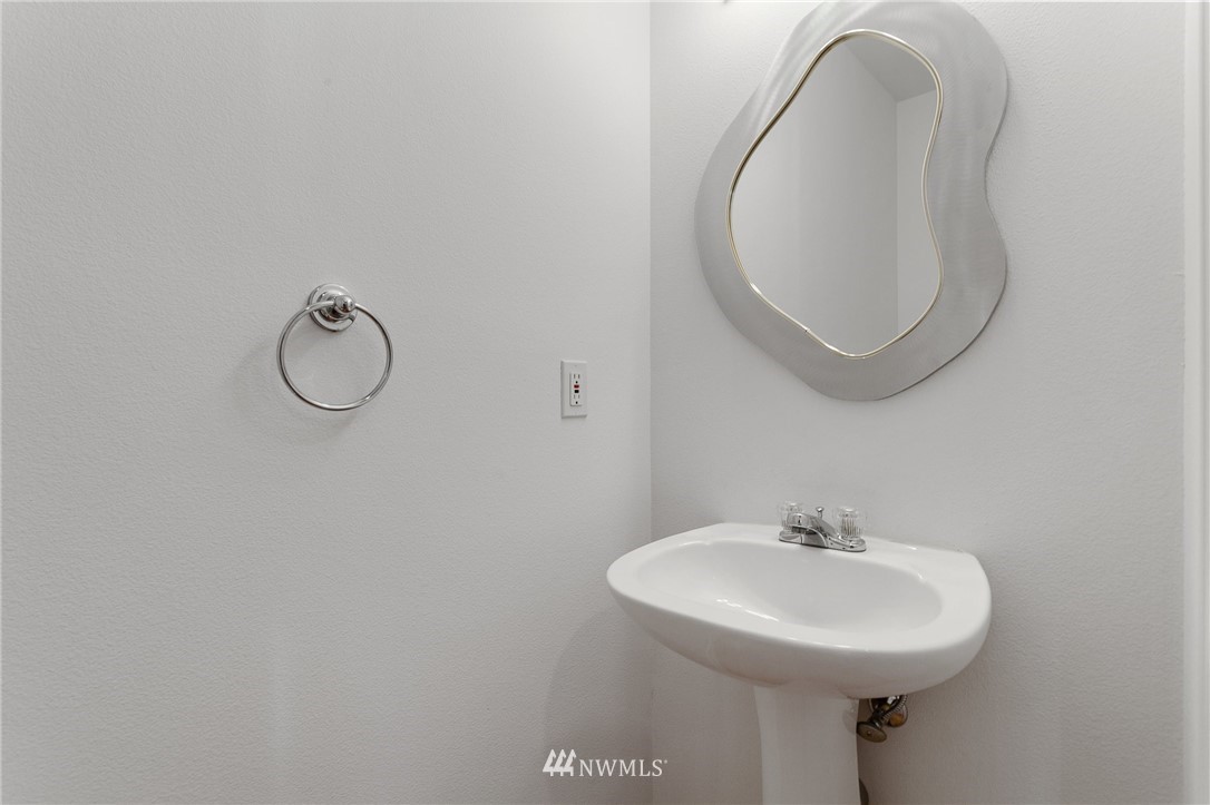 17537 110 Lane Southeast, Unit 19 Renton, WA 98055 - Photo 10 of 32 Gallery Image 10