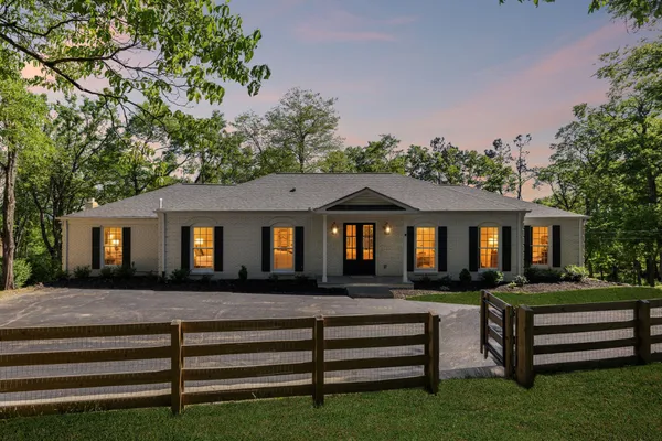 $1,695,000 | 5622 Hillview Drive, Brentwood, TN 37027