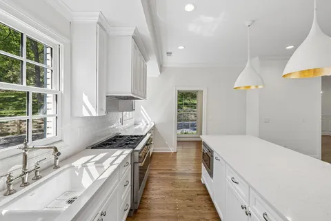 $1,655,000 | 5622 Hillview Drive, Brentwood, TN 37027