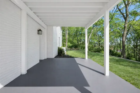 $1,655,000 | 5622 Hillview Drive, Brentwood, TN 37027