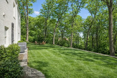 $1,655,000 | 5622 Hillview Drive, Brentwood, TN 37027