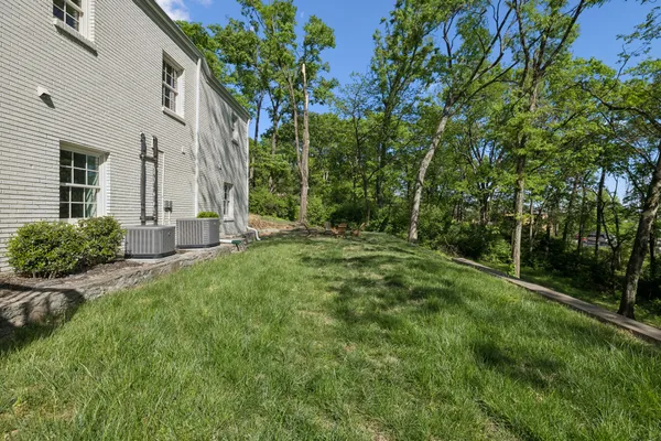 $1,695,000 | 5622 Hillview Drive, Brentwood, TN 37027