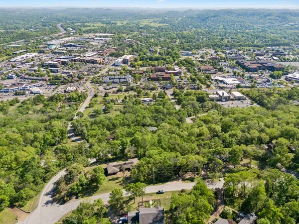 $1,695,000 | 5622 Hillview Drive, Brentwood, TN 37027