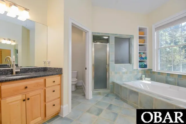 $995,000 | 121 Ft Hugar Way, Manteo, NC 27954