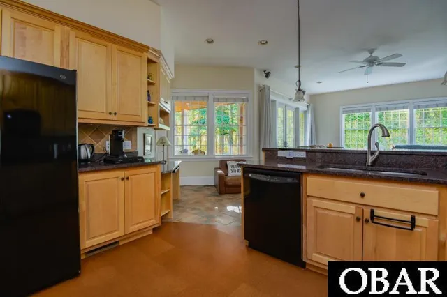 $995,000 | 121 Ft Hugar Way, Manteo, NC 27954