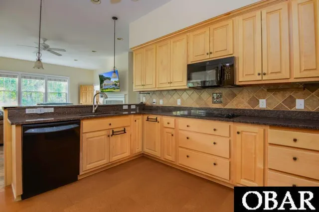 $995,000 | 121 Ft Hugar Way, Manteo, NC 27954