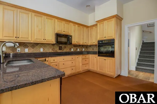 $995,000 | 121 Ft Hugar Way, Manteo, NC 27954