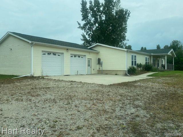 7539 Mowatt Road North Branch, MI 48461 - Photo 2 of 33