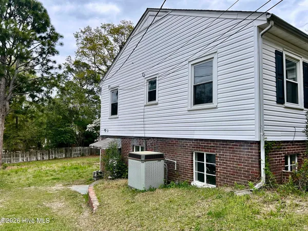 $2,000 | 506 Minturn Avenue, Hamlet, NC 28345