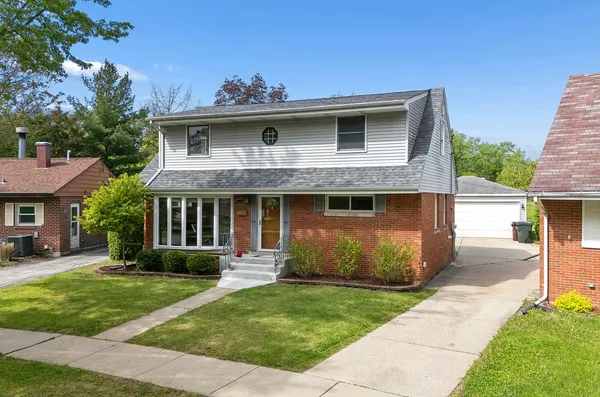 $349,900 | 18646 Golfview Avenue, Homewood, IL 60430