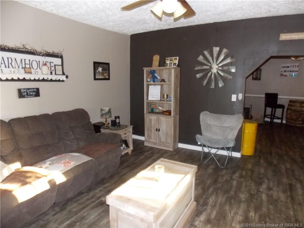 11581 Losson Road Pekin, IN 47165 - Photo 12 of 21 Gallery Image 12