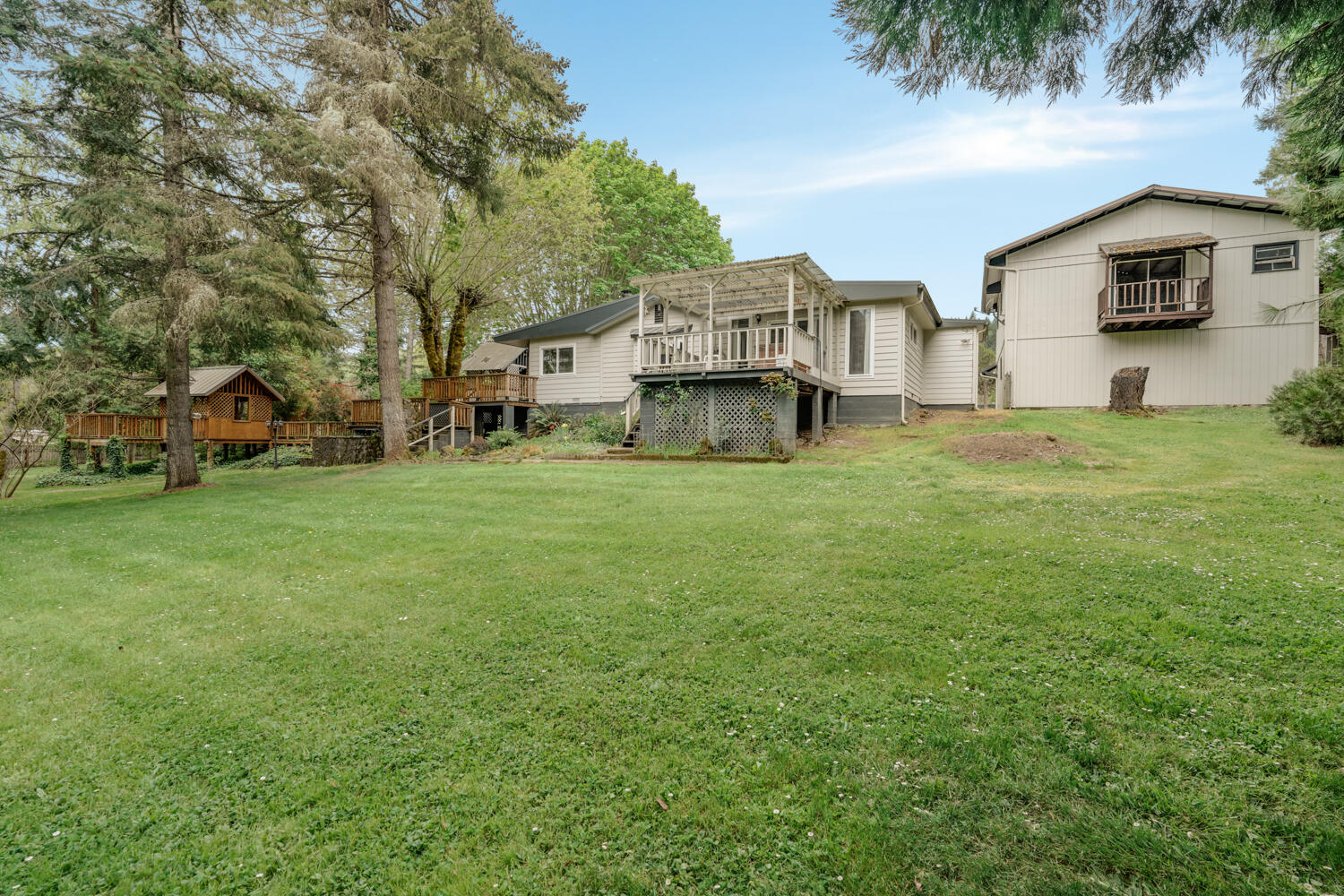 1381 Oak Hill Road Roseburg, OR 97471 - Photo 26 of 47 DSC01013
