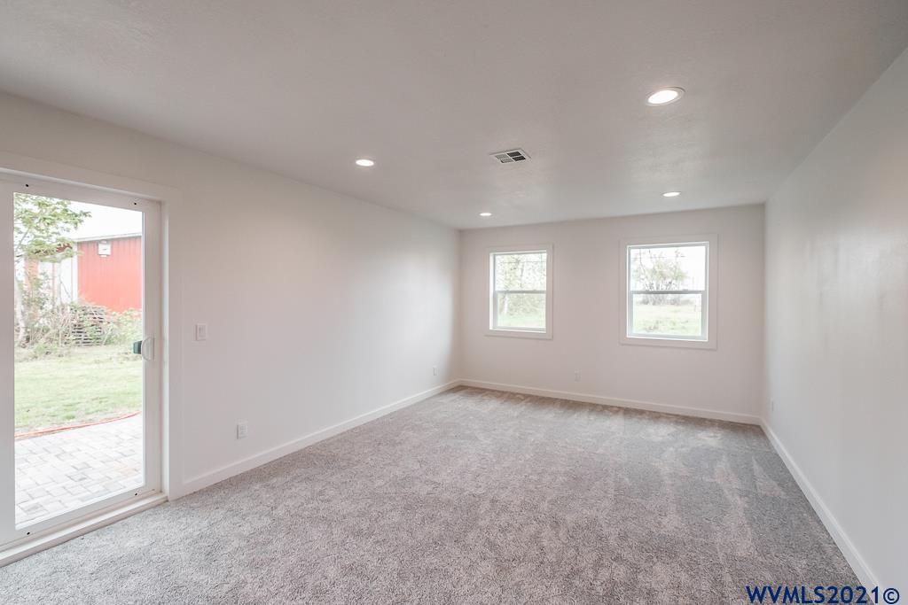 10567 West Stayton Road Southeast Turner, OR 97392 - Photo 35 of 36 Gallery Image 35