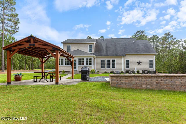 $950,000 | 286 Morgan Trail Court, West End, NC 27376