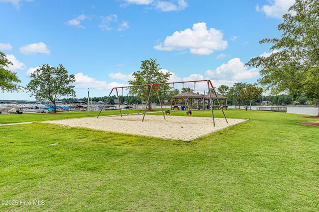 $950,000 | 286 Morgan Trail Court, West End, NC 27376