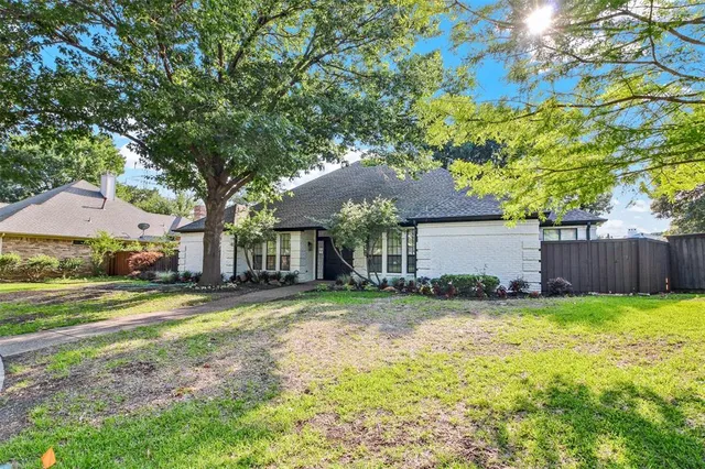 $715,000 | 7319 Briarnoll Drive, Dallas, TX 75252