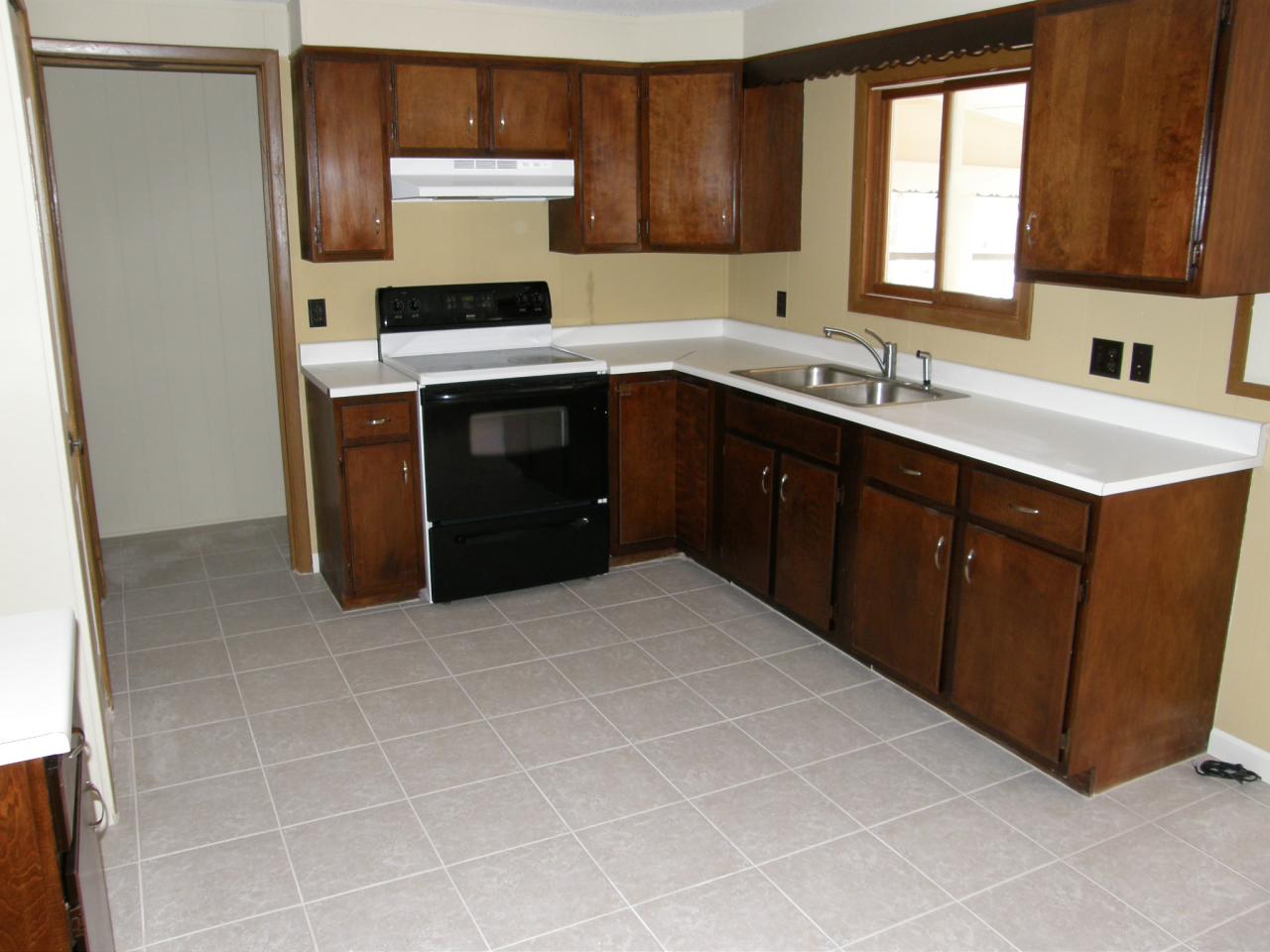 1638 Pine Ridge Bushkill, PA 18324 - Photo 2 of 10 kitchen