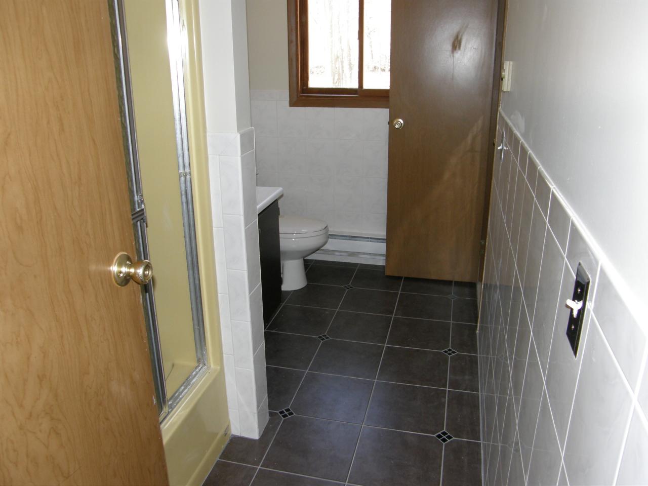 1638 Pine Ridge Bushkill, PA 18324 - Photo 4 of 10 master bath