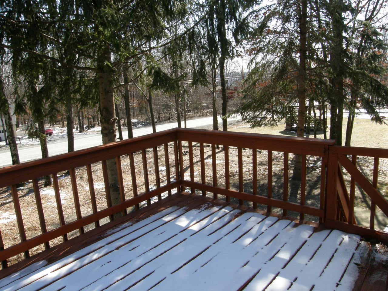 1638 Pine Ridge Bushkill, PA 18324 - Photo 10 of 10 deck