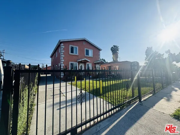 $3,600 | 138 East 97th Street, Los Angeles, CA 90003