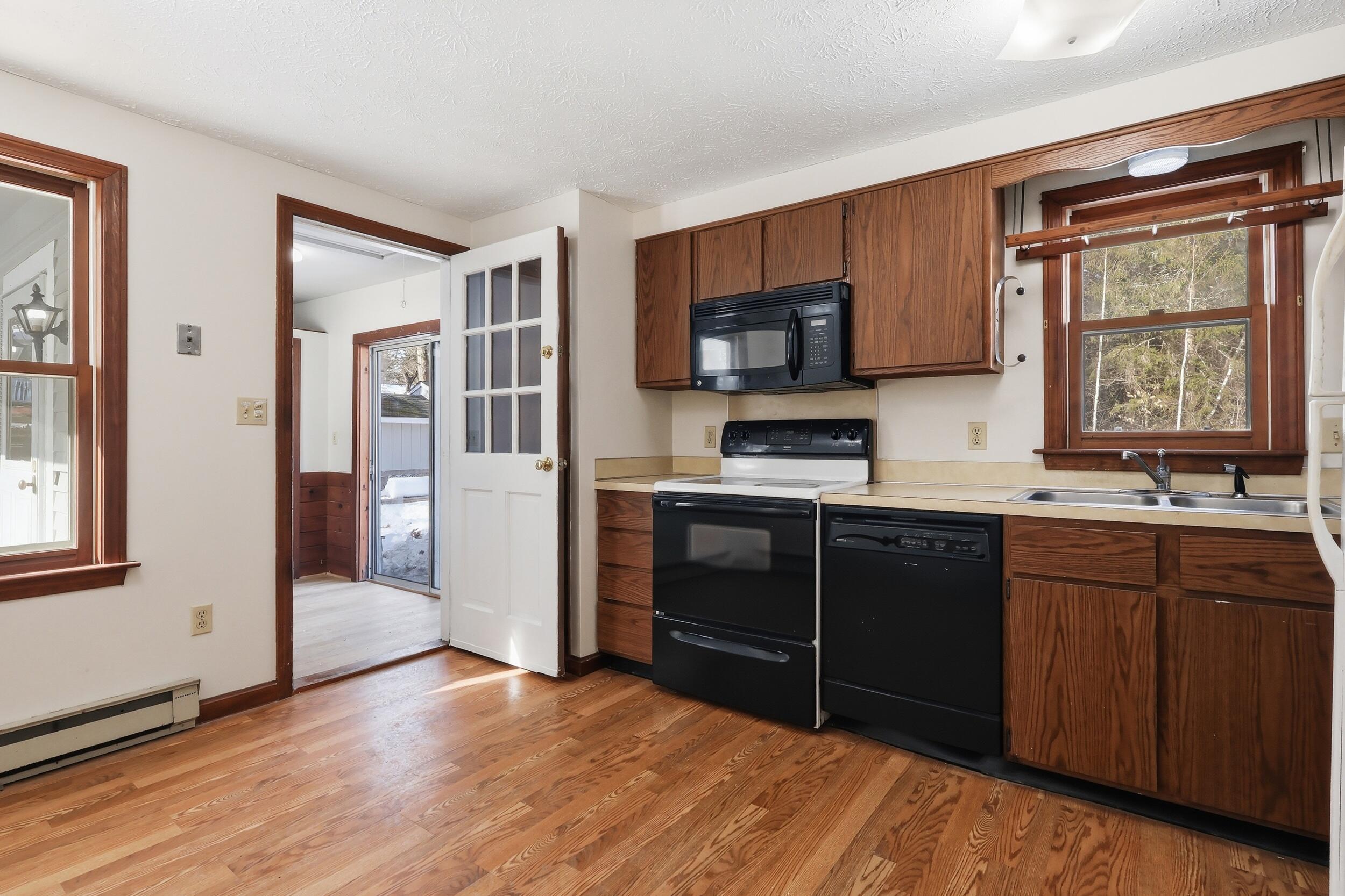 192 Varney Mill Road Windham, ME 04062 - Photo 8 of 18 4_img_0438