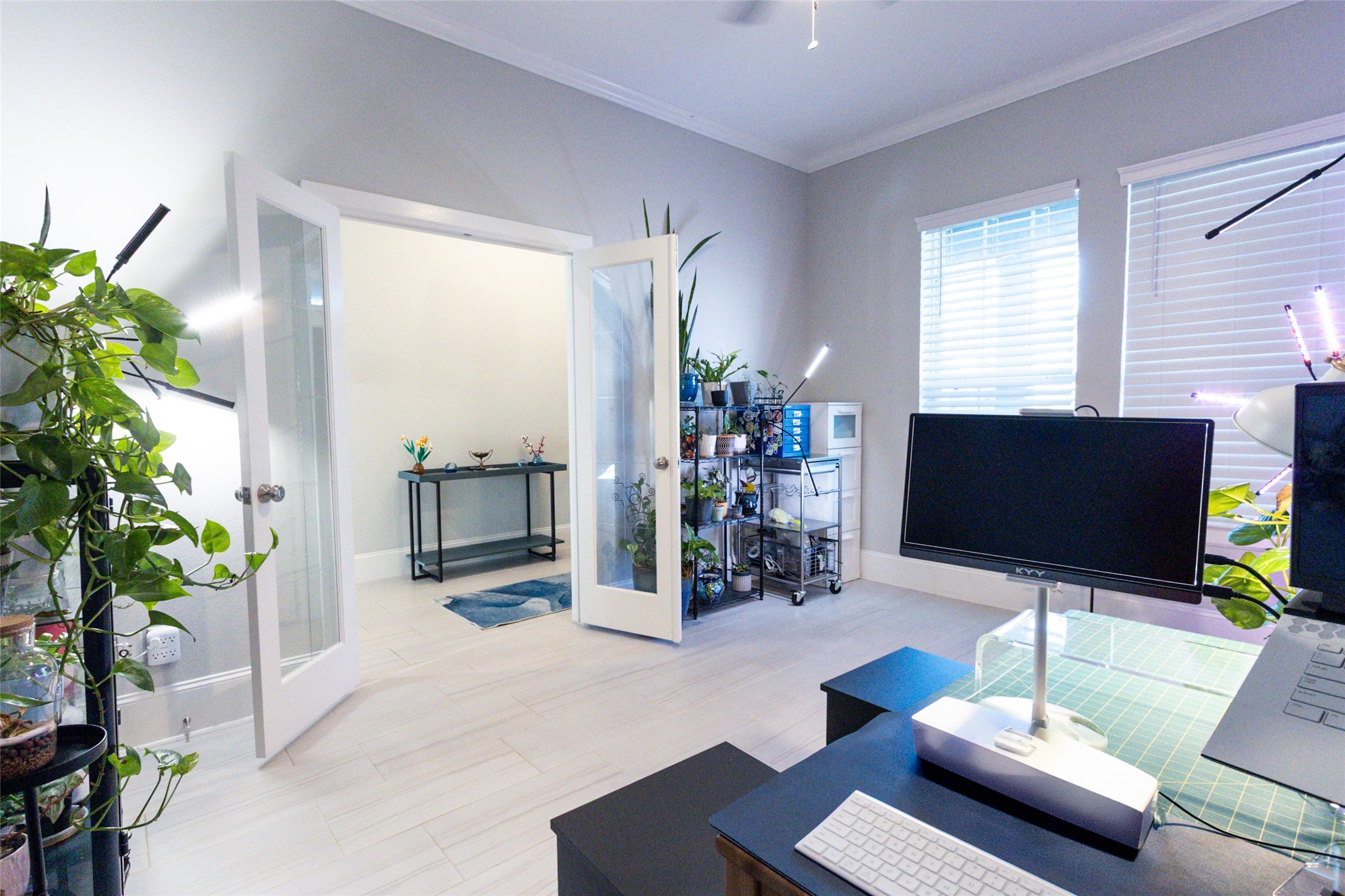 32106 Aspen Grove Court Spring, TX 77386 - Photo 6 of 28 a living room with furniture and a flat screen tv