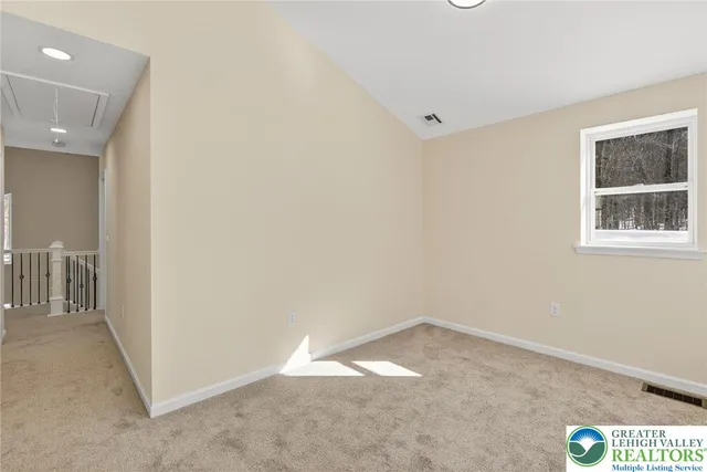 $389,000 | 1073 West Side Drive, Newfoundland, PA 18445