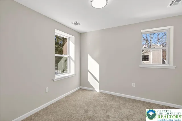 $389,000 | 1073 West Side Drive, Newfoundland, PA 18445