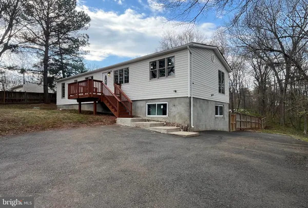 $619,000 | 15106 Lee Highway, Gainesville, VA 20155