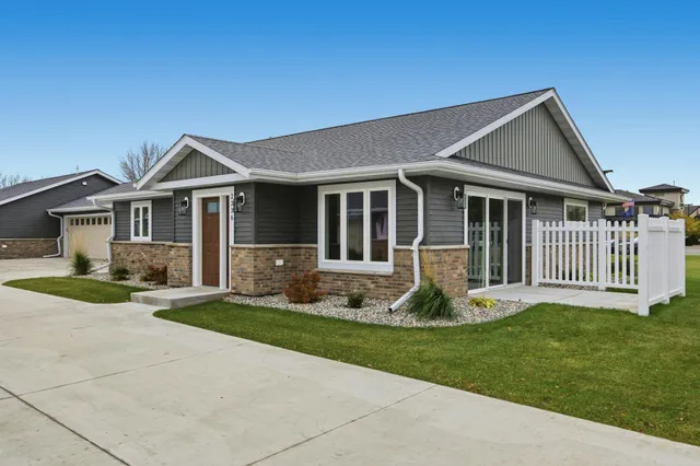$468,900 | 2336 30th Avenue South, Fargo, ND 58103