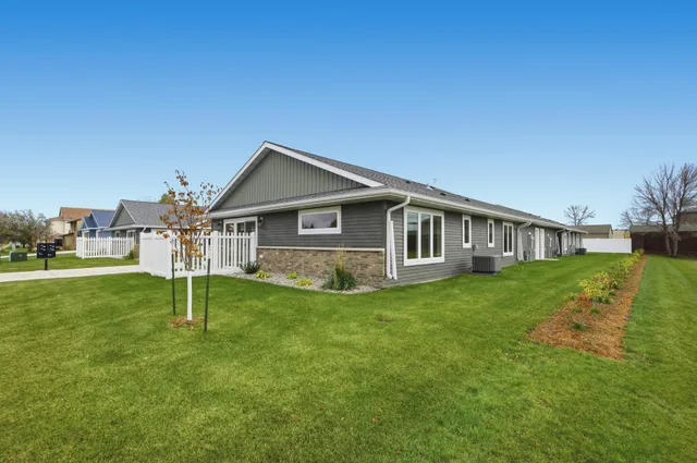 $468,900 | 2336 30th Avenue South, Fargo, ND 58103