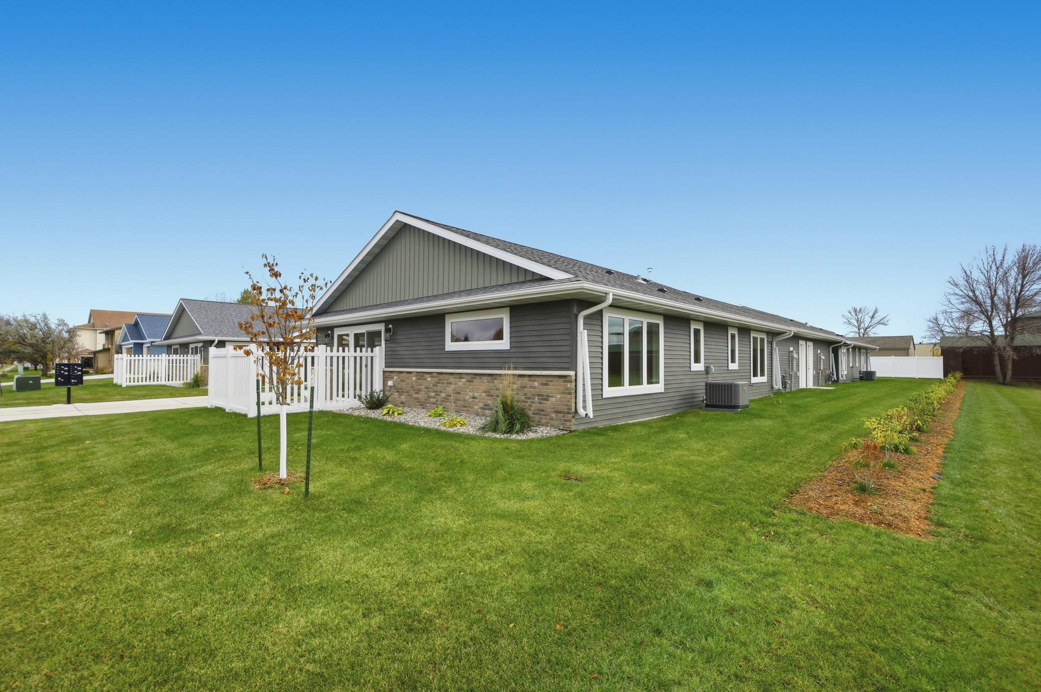 2336 30th Avenue South Fargo, ND 58103 - Photo 3 of 22