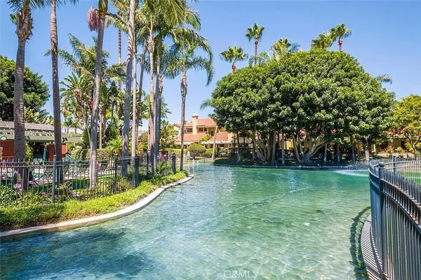 $8,600 | 16 Monterey Court, Manhattan Beach, CA 90266