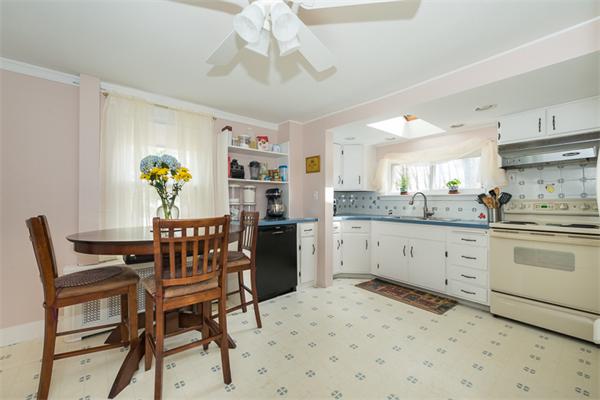11 Chestnut Road Reading, MA 01867 - Photo 14 of 26 Gallery Image 14