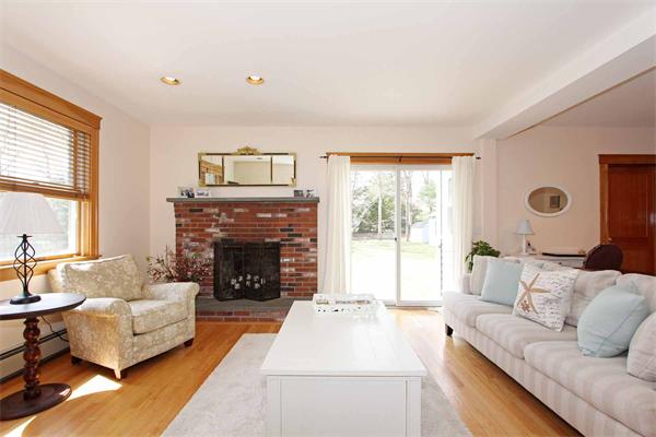 73 Pleasant Street Needham, MA 02492 - Photo 10 of 22 Gallery Image 10