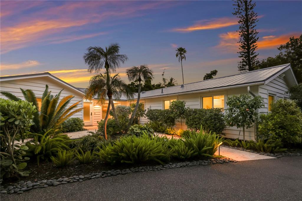 6561 Bayou Hammock Road Longboat Key, FL 34228 - Photo 6 of 81 Gallery Image 6