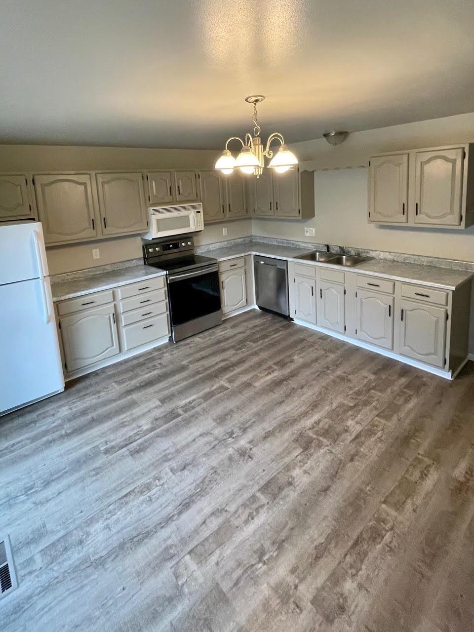 2110 Frisch Road Madison, WI 53711 - Photo 9 of 43 Gallery Image 9