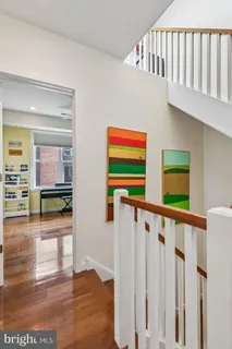 a view of livingroom with furniture