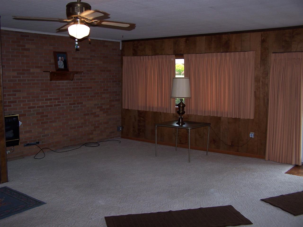 1712 Outer Lake Road Princeton, IN 47670 - Photo 11 of 18 Gallery Image 11