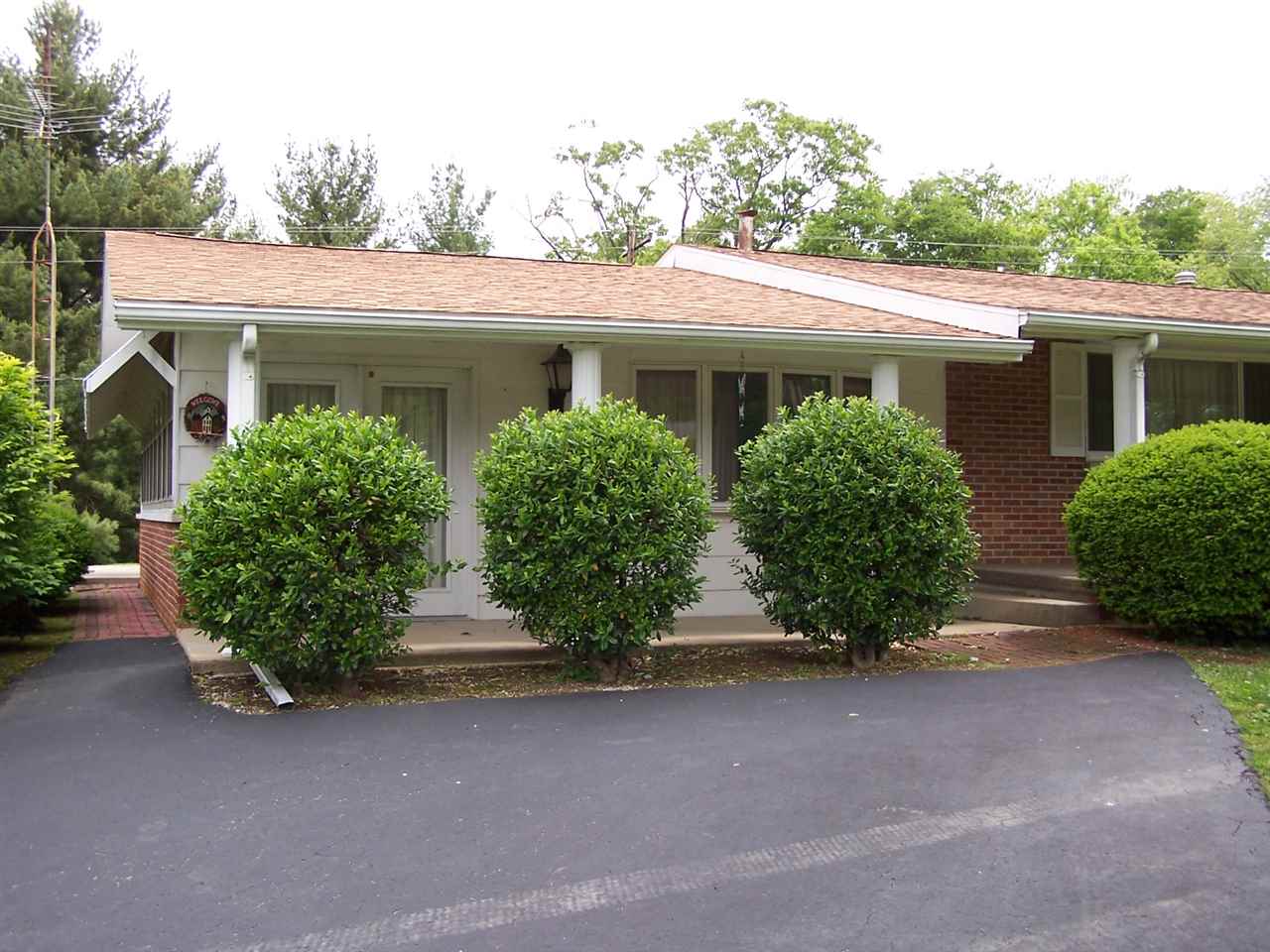 1712 Outer Lake Road Princeton, IN 47670 - Photo 4 of 18 Gallery Image 4