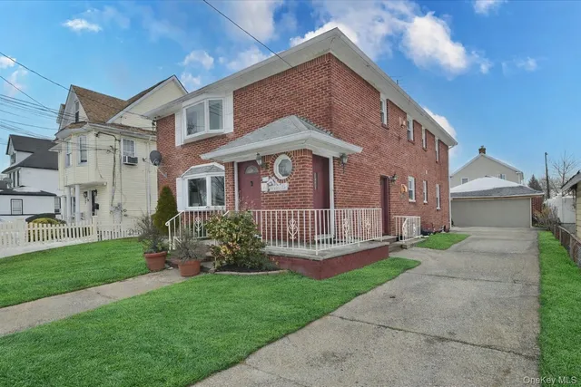 $1,149,000 | 141-12 250th Street | Rosedale