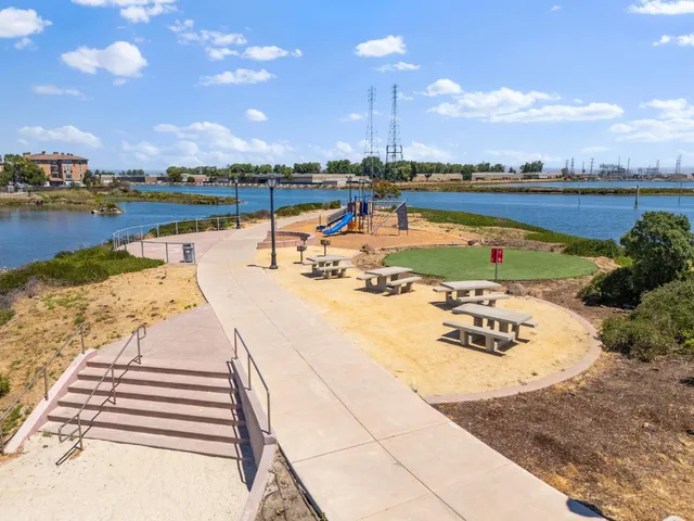 $1,250,000 | 641 Turnbuckle Drive, Unit 1701, Redwood City, CA 94063