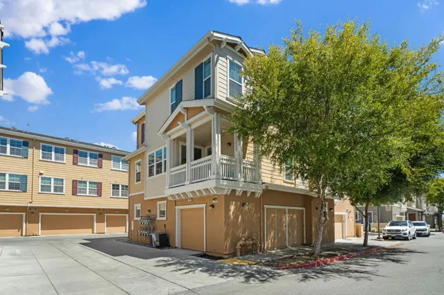 $1,250,000 | 641 Turnbuckle Drive, Unit 1701, Redwood City, CA 94063