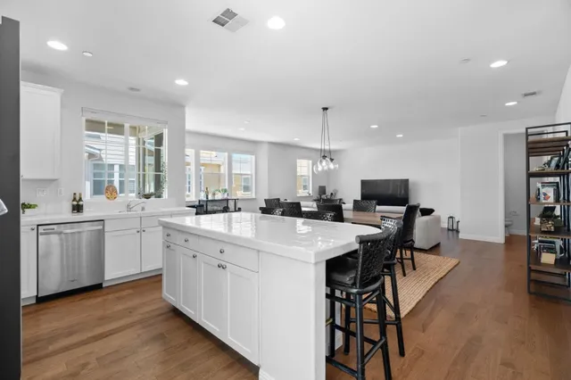 $1,250,000 | 641 Turnbuckle Drive, Unit 1701, Redwood City, CA 94063