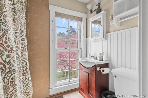 $369,000 | 1225 West Main Street, Madison, IN 47250