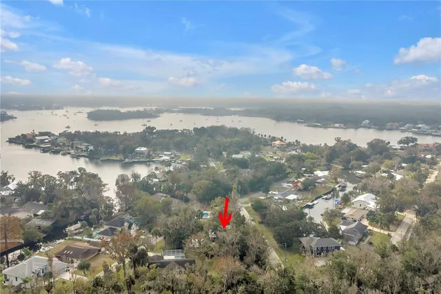 $325,000 | 566 Northwest Magnolia Circle, Crystal River, FL 34428