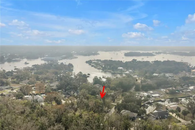 $325,000 | 566 Northwest Magnolia Circle, Crystal River, FL 34428